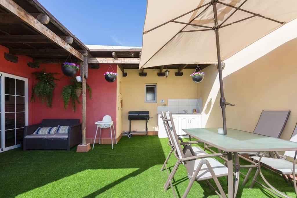 Villa Blanca Tenerife - Complete House - Terrace And Bbq, 5 Minutes From The Beach And Airport San Isidro  Exterior photo